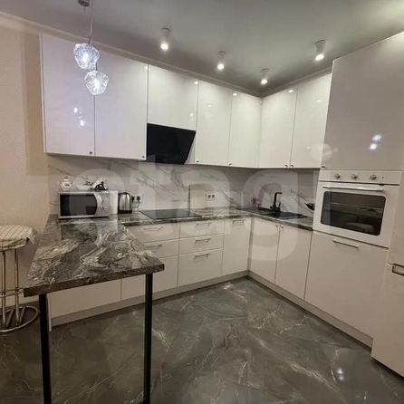
  Сдается 1-комн. квартира 62 м². Фото 1.