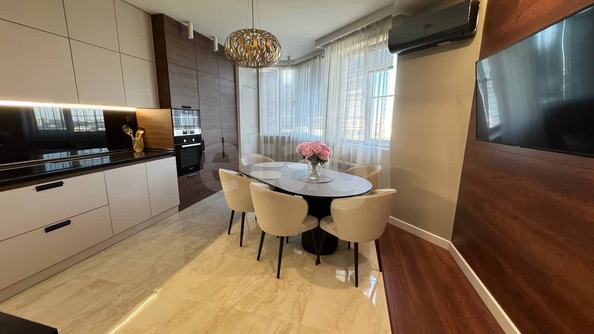 
  Продается 3-комн. квартира 132.7 м². Фото 1.