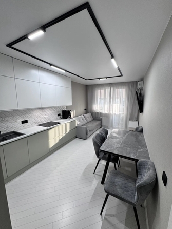 
  Сдается 2-комн. квартира 58.2 м². Фото 1.