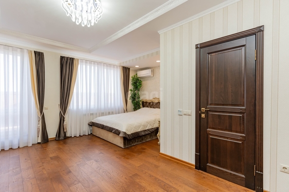 
  Продается 4-комн. квартира 192.2 м². Фото 1.