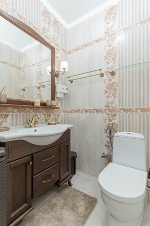 
  Продается 4-комн. квартира 192.2 м². Фото 50.