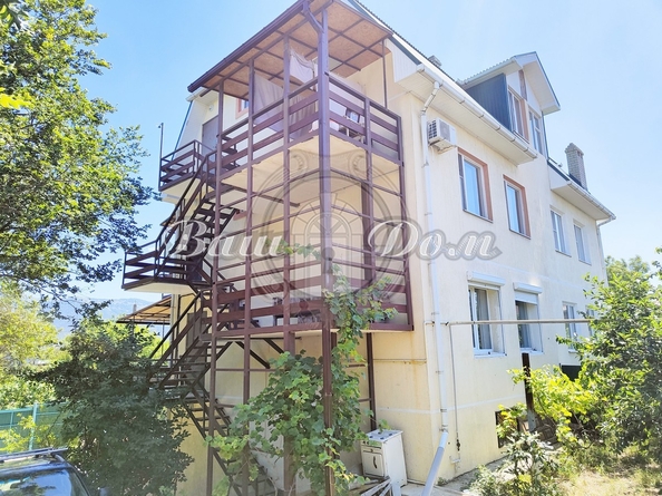 
  Продается коттедж 200 м². Фото 1.