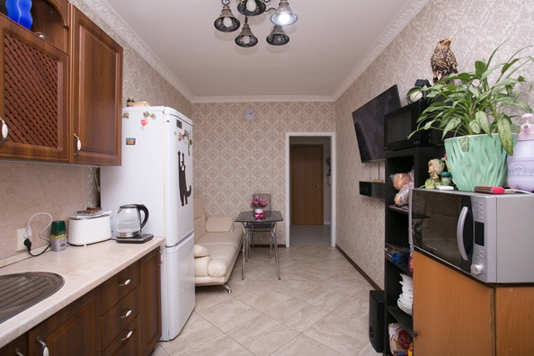 
   Продам 3-комнатную, 92.5 м², Троицкая ул, 61

. Фото 2.