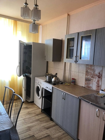 
   Продам 3-комнатную, 71 м², Победы ул, 111

. Фото 2.