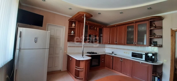 
  Продается дом 300 м². Фото 1.