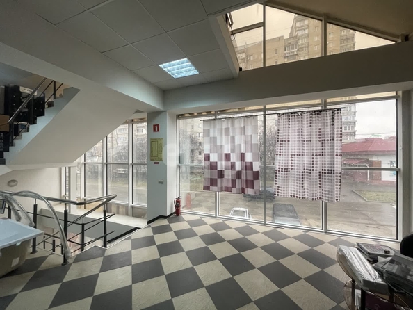
  Сдается универсальное помещение 350 м². Фото 1.