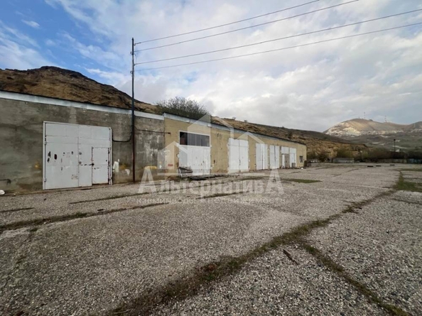 
  Продается универсальное помещение 3300 м². Фото 1.