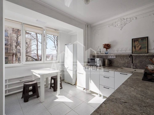 
   Продам 2-комнатную, 53 м², Героев Медиков ул

. Фото 2.