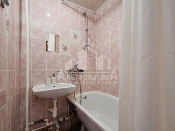 
   Продам 2-комнатную, 53 м², Героев Медиков ул

. Фото 12.
