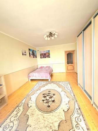 
   Продам 2-комнатную, 83 м², Пирогова ул, 36б

. Фото 1.