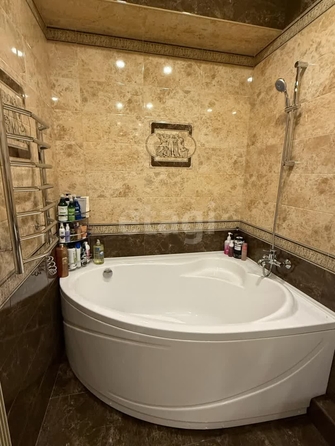 
   Продам 1-комнатную, 64.5 м², Дзержинского ул, 140

. Фото 6.