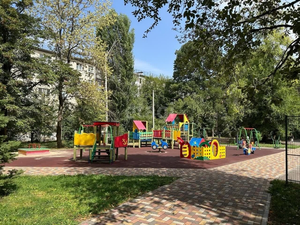 
   Продам 2-комнатную, 47 м², Дзержинского ул, 230

. Фото 9.