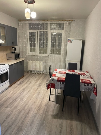 
   Продам 1-комнатную, 43.4 м², Октябрьская ул, 190/1

. Фото 2.