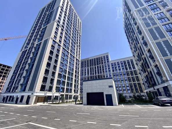 
  Продается 2-комн. квартира, 69 м², Андрея Голуба ул, д. 16к3
. Фото 1.