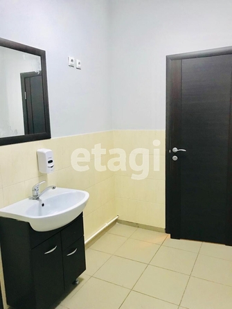 
  Продается торговая площадь, 1221.6 м², Лазо ул, д. 127
. Фото 8.