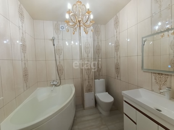 
  Продается 2-комн. квартира, 66 м², Л.Толстого ул, д. 25
. Фото 9.