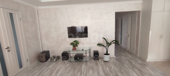 
  Продается 4-комн. квартира, 110 м², Л.Толстого ул, д. 45
. Фото 9.