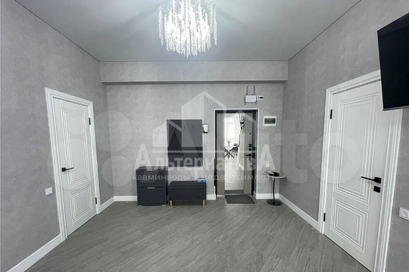 
  Продается 2-комн. квартира, 72 м², Декабристов ул
. Фото 3.