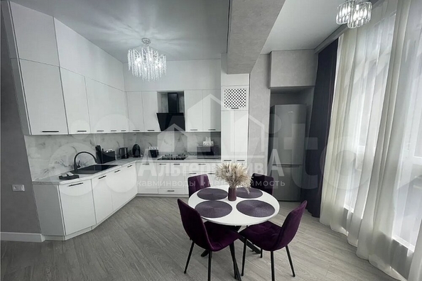 
  Продается 2-комн. квартира, 72 м², Декабристов ул
. Фото 6.