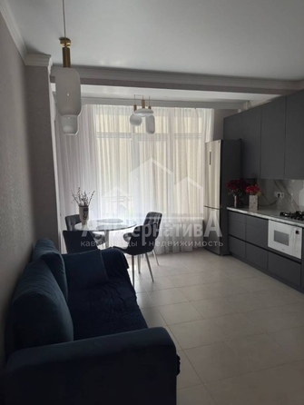 
  Продается 1-комн. квартира, 43.7 м², Замковая ул
. Фото 2.