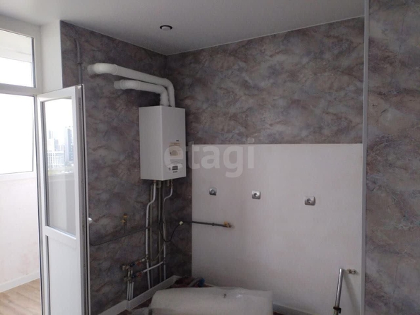 
  Продается 1-комн. квартира, 37.3 м², Рогожникова ул, д. 3
. Фото 2.