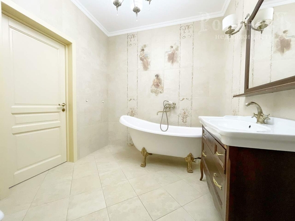 
  Продается 3-комн. квартира, 175 м², Лермонтова ул, д. 240
. Фото 26.