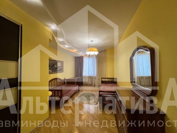 
  Продается 4-комн. квартира, 140 м², Островского ул
. Фото 8.