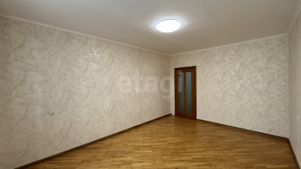 
  Продается 2-комн. квартира, 77 м², Пирогова ул, д. 70
. Фото 2.