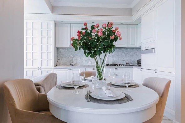 
  Продается 4-комн. квартира, 110 м², Лопырина ул, д. 121
. Фото 2.