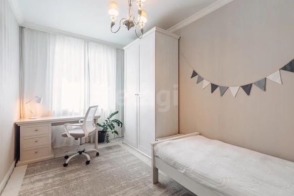 
  Продается 4-комн. квартира, 110 м², Лопырина ул, д. 121
. Фото 12.