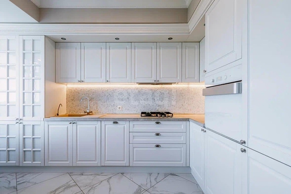 
  Продается 4-комн. квартира, 110 м², Лопырина ул, д. 121
. Фото 15.