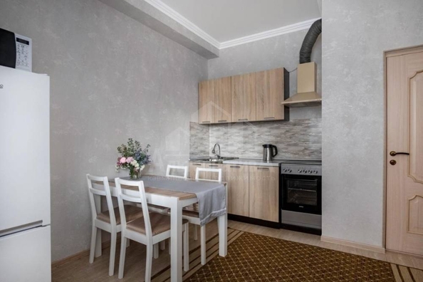 
  Продается 1-комн. квартира, 50 м², Октябрьская ул
. Фото 2.