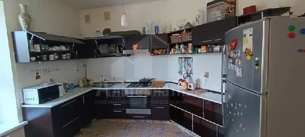 
  Продается дом 200 м². Фото 1.