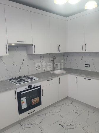 
   Продам 2-комнатную, 56 м², Южный обход ул, 1/1

. Фото 2.