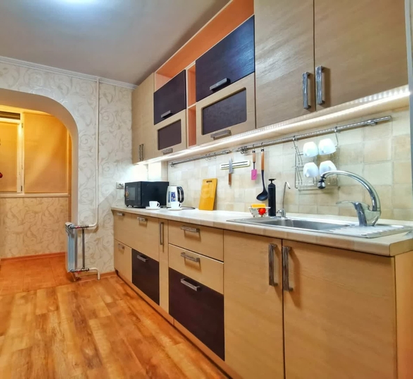 
   Продам 2-комнатную, 57.8 м², Октябрьская ул, 186/3

. Фото 1.