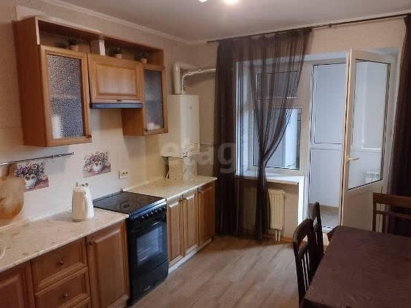 
  Сдается 1-комн. квартира 40 м². Фото 1.