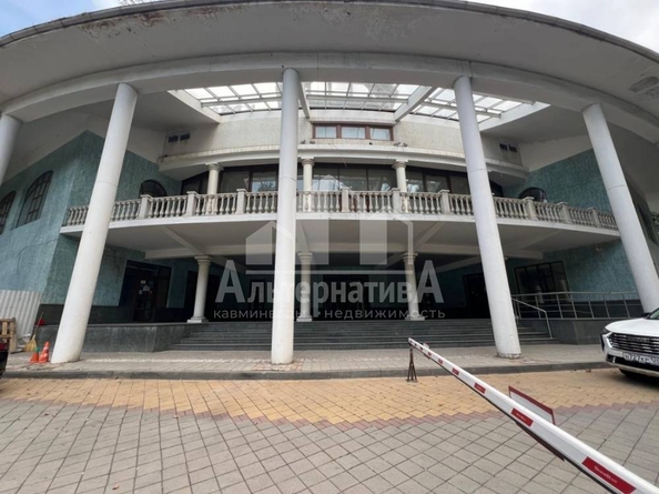 
  Продается универсальное помещение 3300 м². Фото 1.