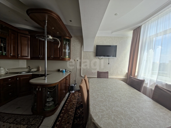 
  Продается 4-комн. квартира 181.9 м². Фото 3.