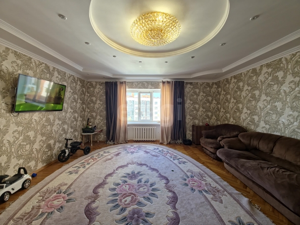
  Продается 4-комн. квартира 181.9 м². Фото 8.