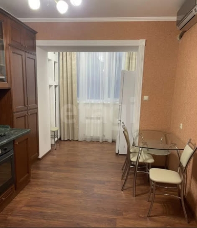 
  Сдается 1-комн. квартира 49 м². Фото 1.