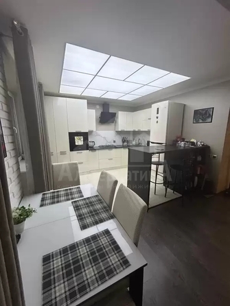 
  Продается 2-комн. квартира 65 м². Фото 2.