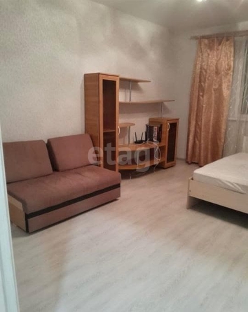 
   Продам 1-комнатную, 38 м², Чапаева ул, 4В/1

. Фото 4.