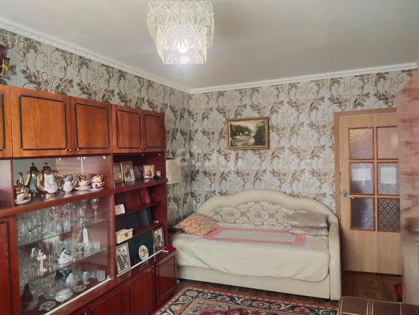 
   Продам 3-комнатную, 70 м², Серова ул, 480

. Фото 3.