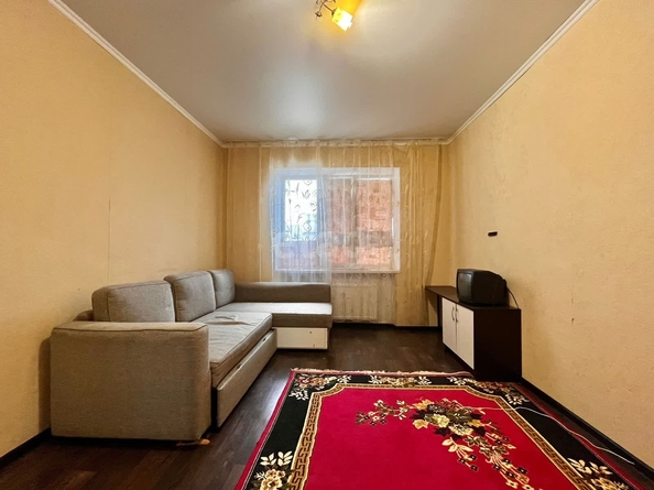 
   Продам 1-комнатную, 37 м², Доваторцев ул, 86/2

. Фото 1.