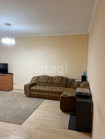 
   Продам 1-комнатную, 48 м², М.Морозова ул, 90а

. Фото 2.