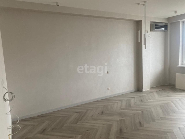 
   Продам 1-комнатную, 54 м², Мира ул, 284/1

. Фото 1.