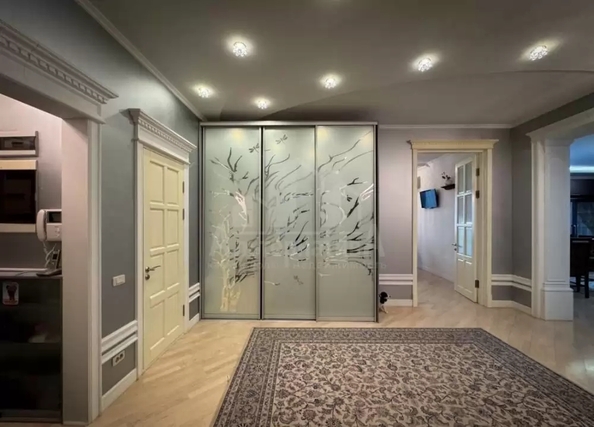 
  Продается 3-комн. квартира 200 м². Фото 2.