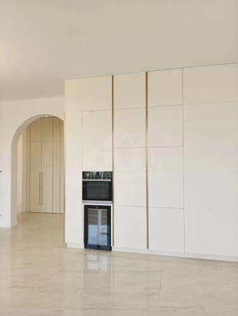 
  Продается 3-комн. квартира 198.2 м². Фото 1.