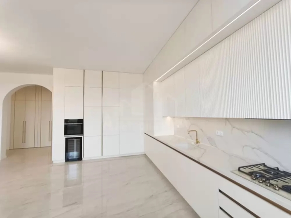 
  Продается 3-комн. квартира 198.2 м². Фото 6.