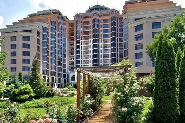
  Продается 2-комн. квартира 81 м². Фото 1.